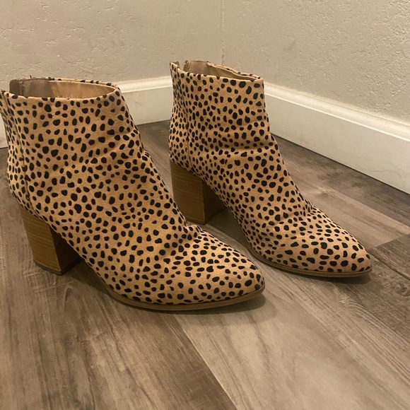 Women’s Animal print suede booties size 8.5 
Unbranded used in good condition - Picture 4 of 5